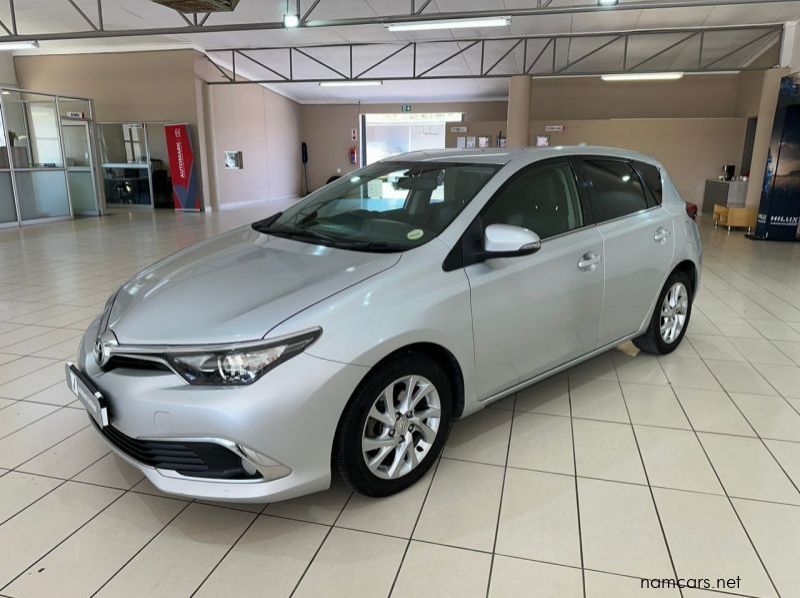 2015 Toyota AURIS pictures