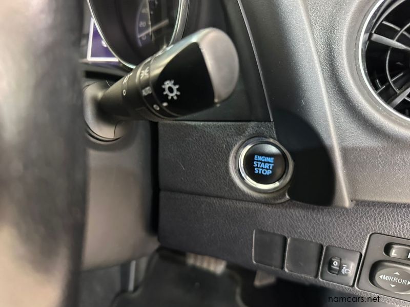 2015 Toyota AURIS pictures