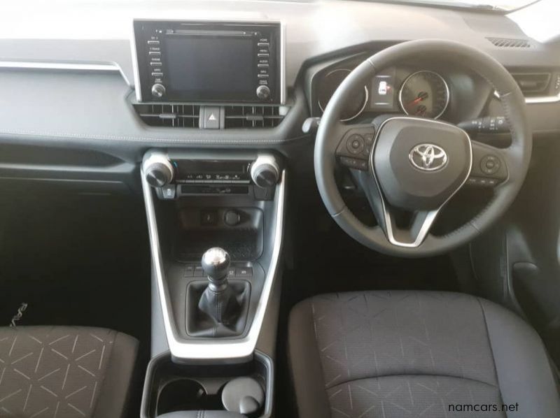 2021 Toyota RAV 4  2.0GX pictures