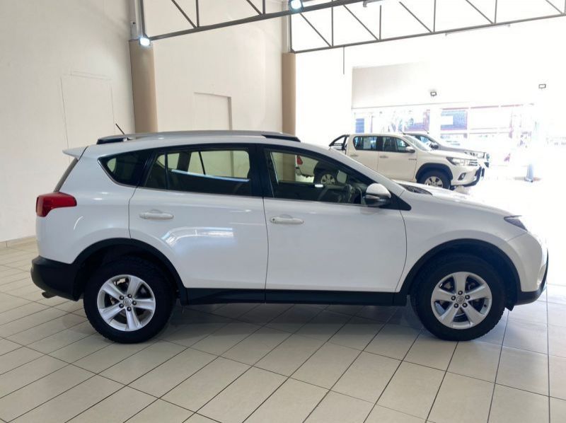 2014 Toyota Rav 4  2.0  GX 2WD pictures