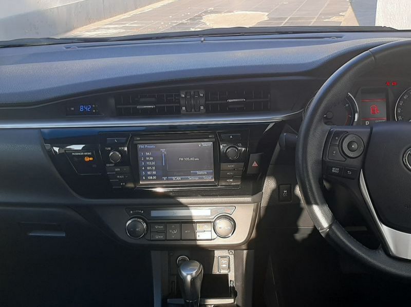 2014 Toyota Corolla 1.8 exclusive cvt pictures