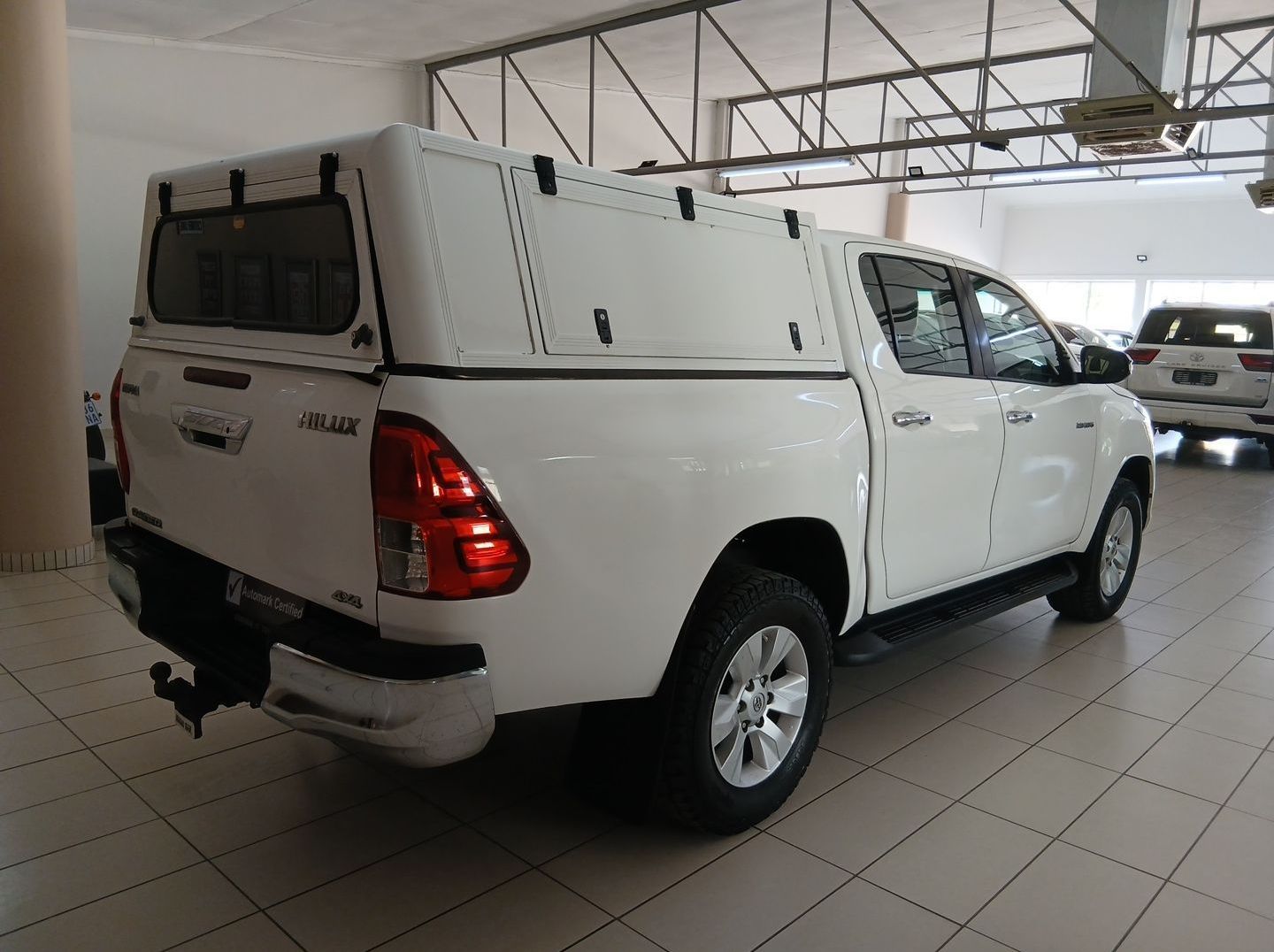 2016 Toyota Hilux 2.8 D/C 4x4 AT Raider pictures