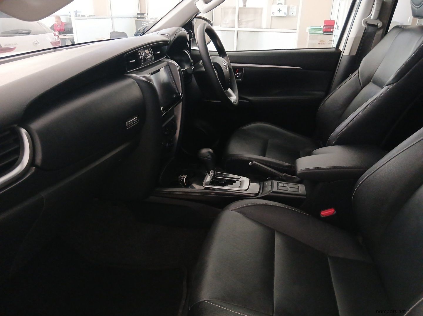2025 Toyota Fortuner 2.4 4x4 AT pictures