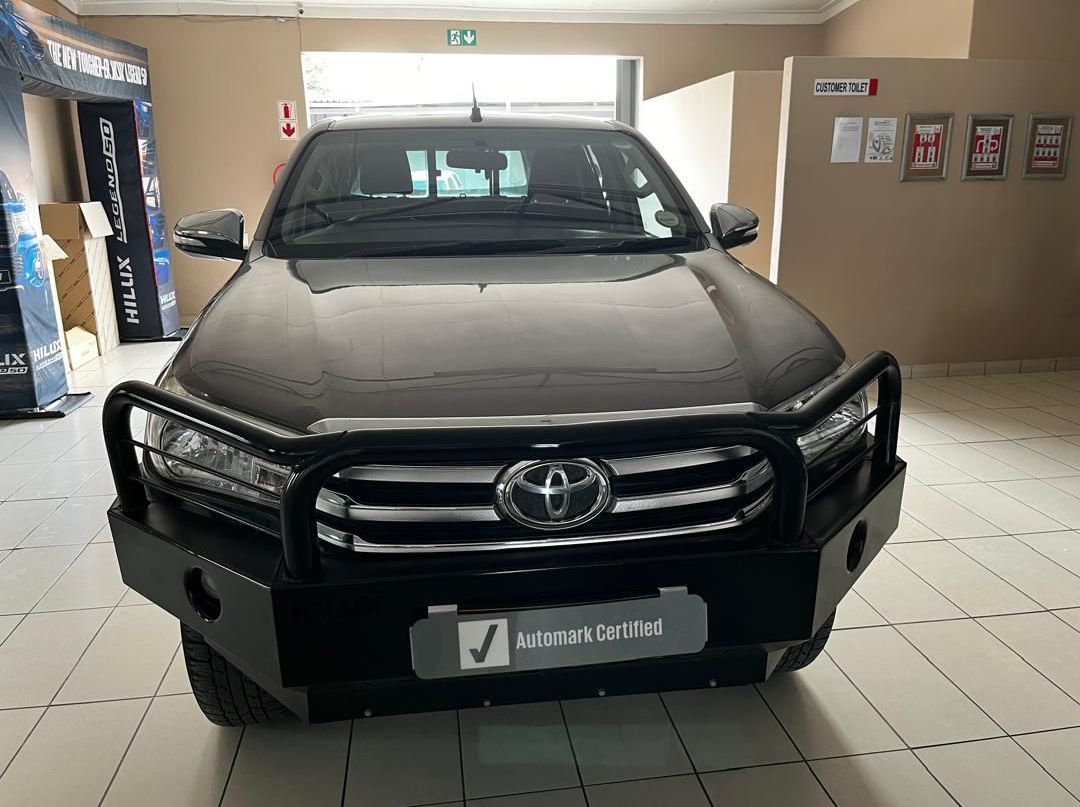 2016 Toyota Hilux  2.8 D/C 4x4 Raider A/T pictures