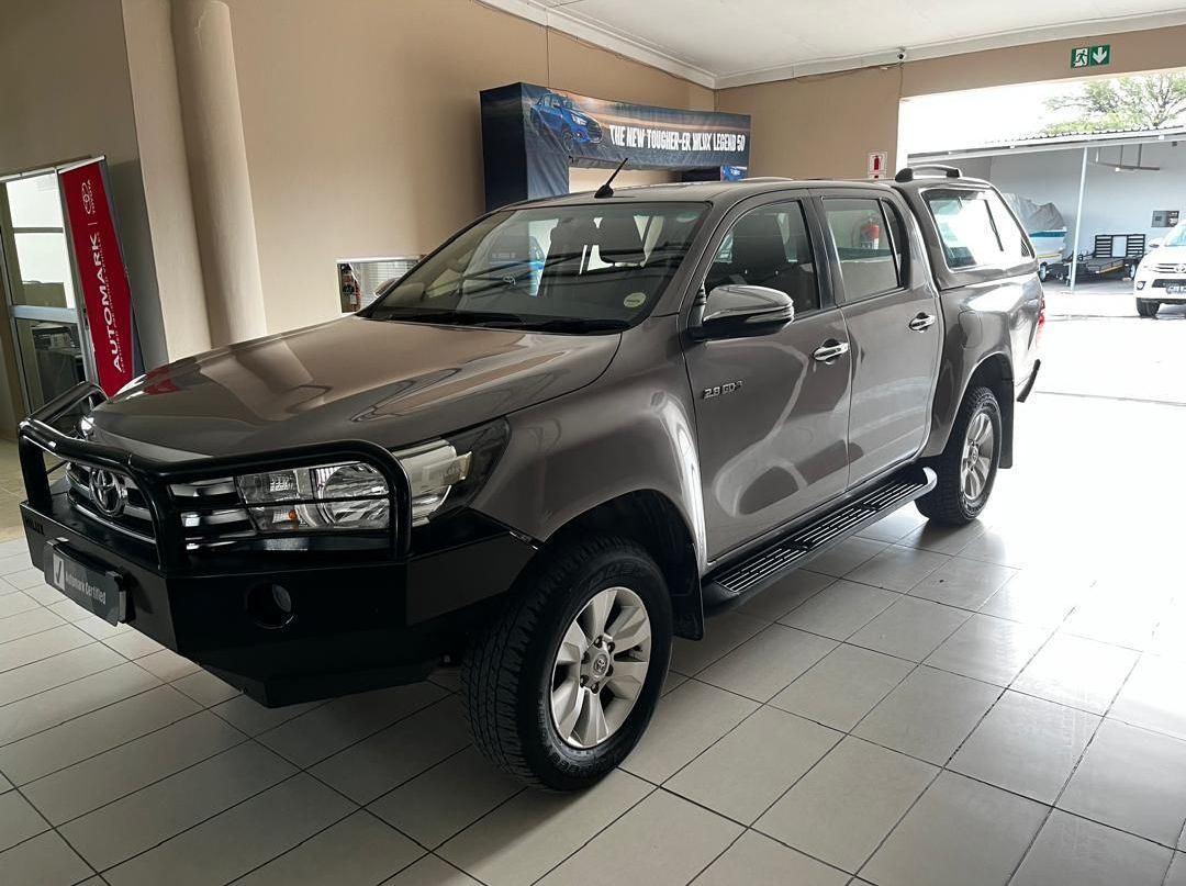 2016 Toyota Hilux  2.8 D/C 4x4 Raider A/T pictures