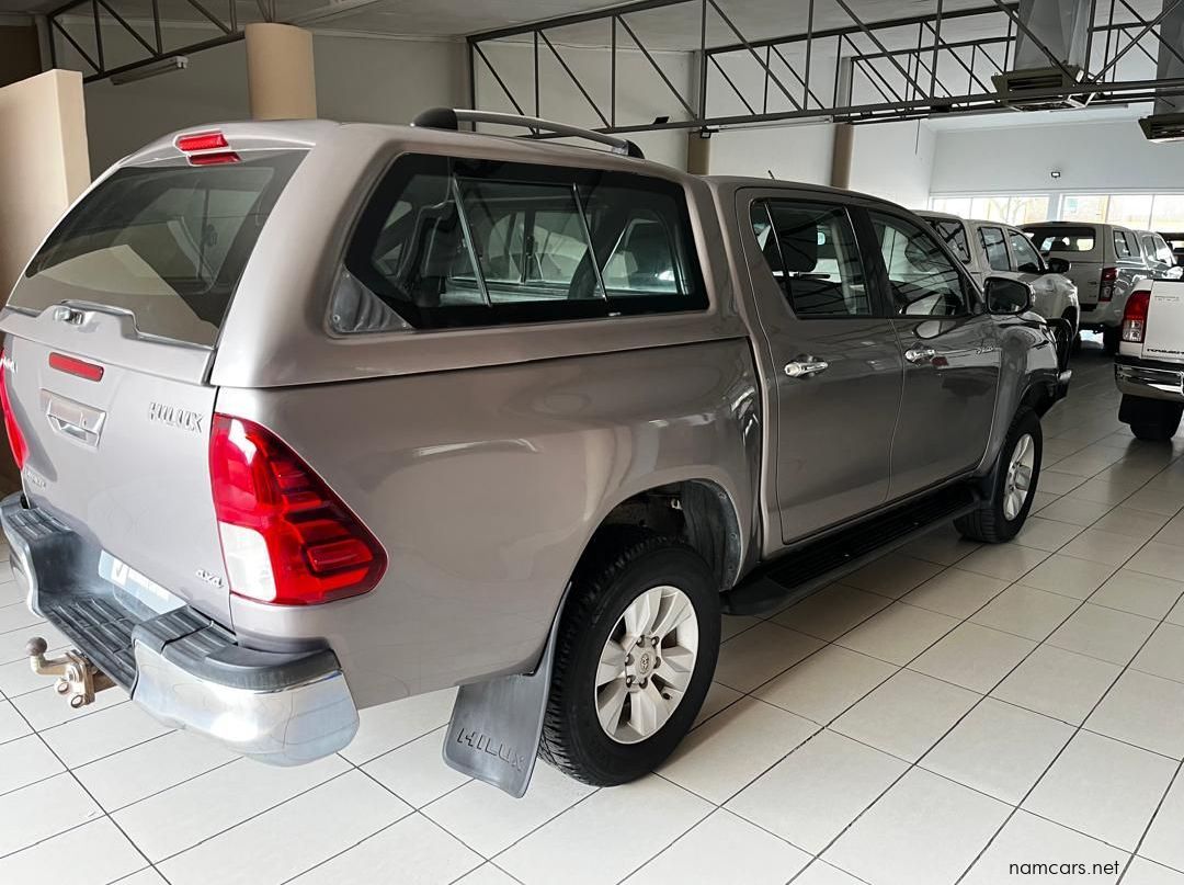 2016 Toyota Hilux  2.8 D/C 4x4 Raider A/T pictures