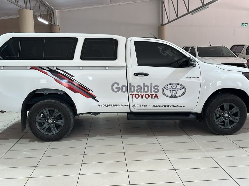 2025 Toyota Hilux 2.4 Raider GD6 S/C M/T pictures