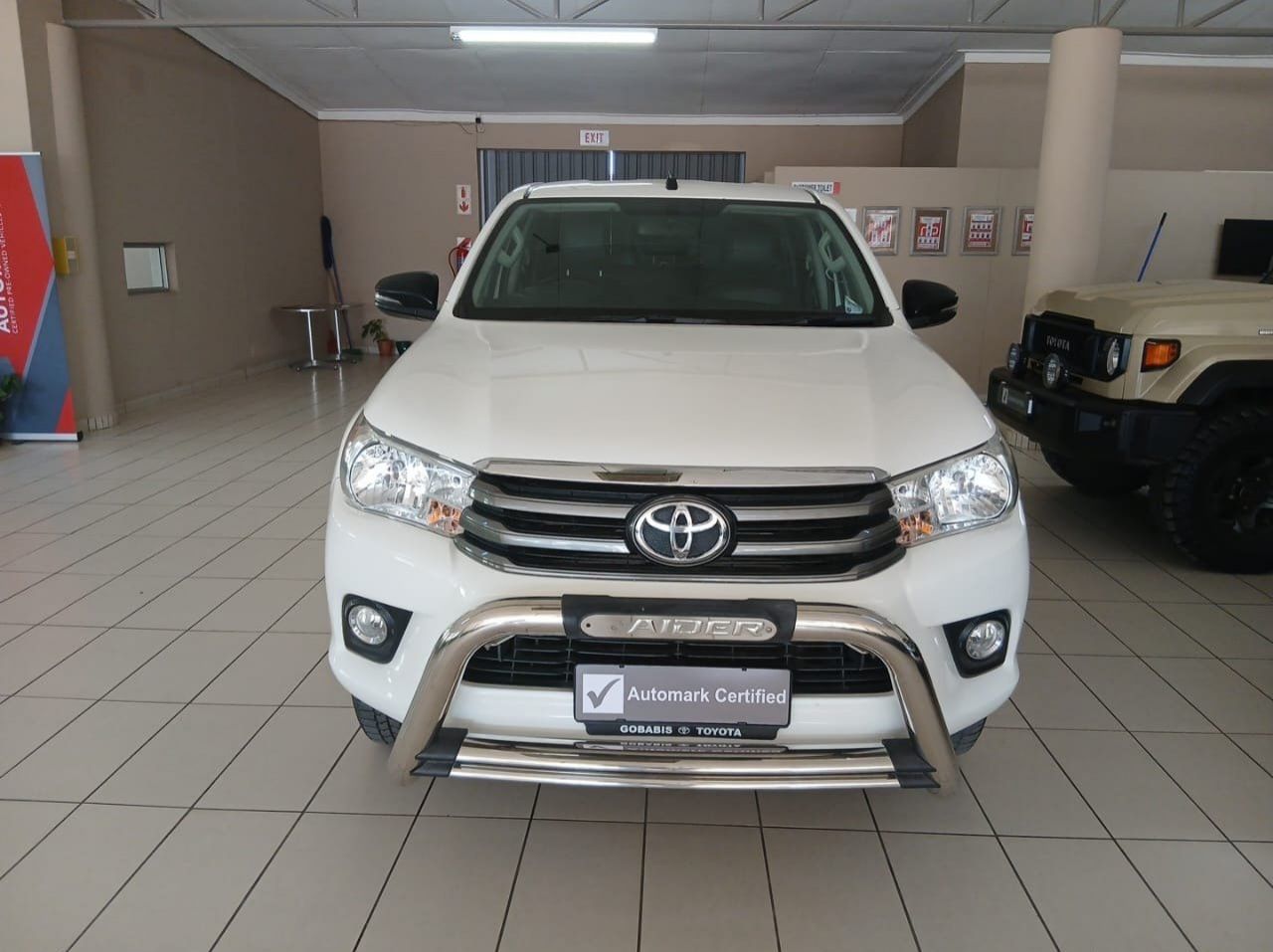 2018 Toyota Hilux 2.4 D/C SRX RB MT pictures