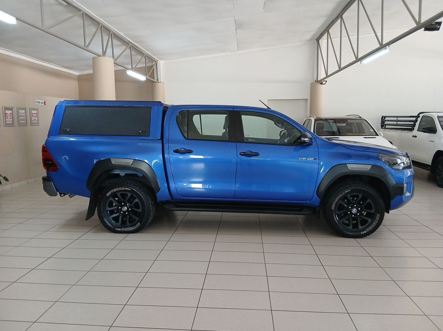 2024 Toyota Hilux 2.8 D/C 4x4  LGD AT pictures