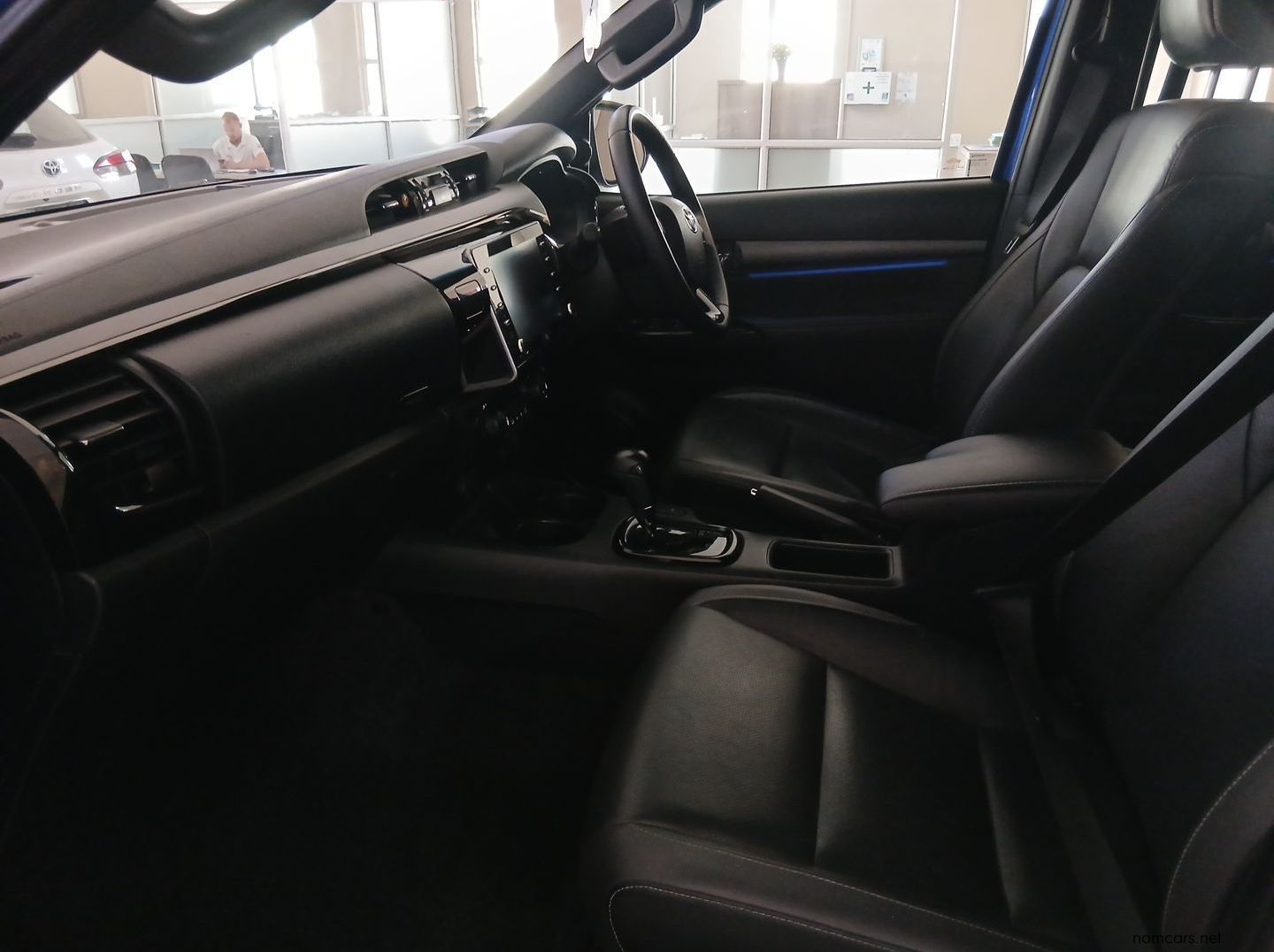 2024 Toyota Hilux 2.8 D/C 4x4  LGD AT pictures