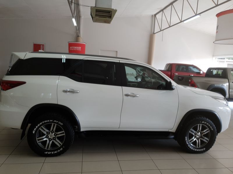 2018 Toyota Fortuner 2.4  4x4 AT pictures