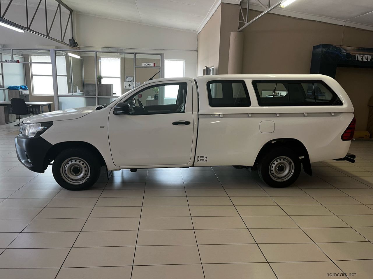 2024 Toyota HILUX 2.4 S/C 2X4 pictures