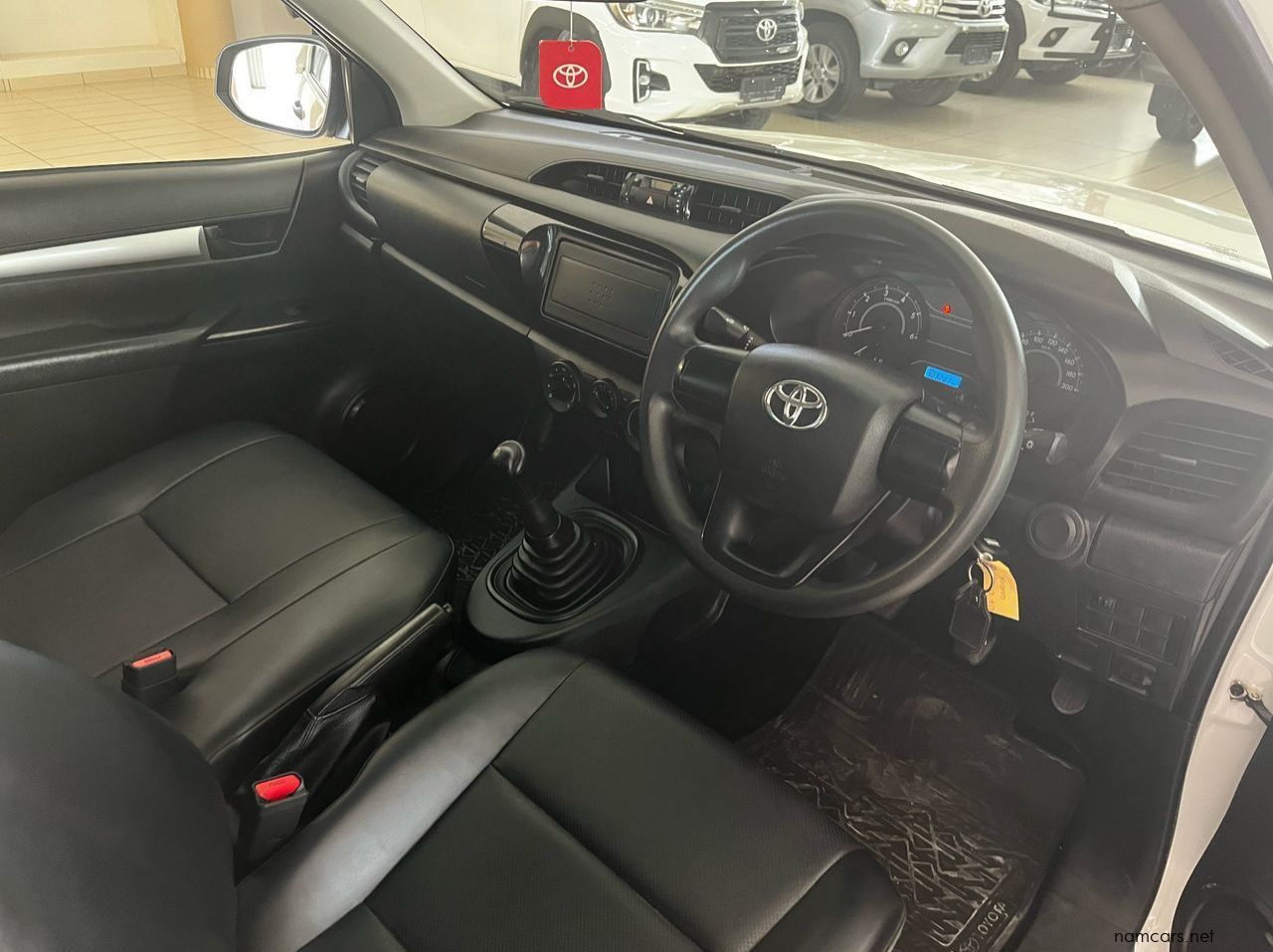 2024 Toyota HILUX 2.4 S/C 2X4 pictures