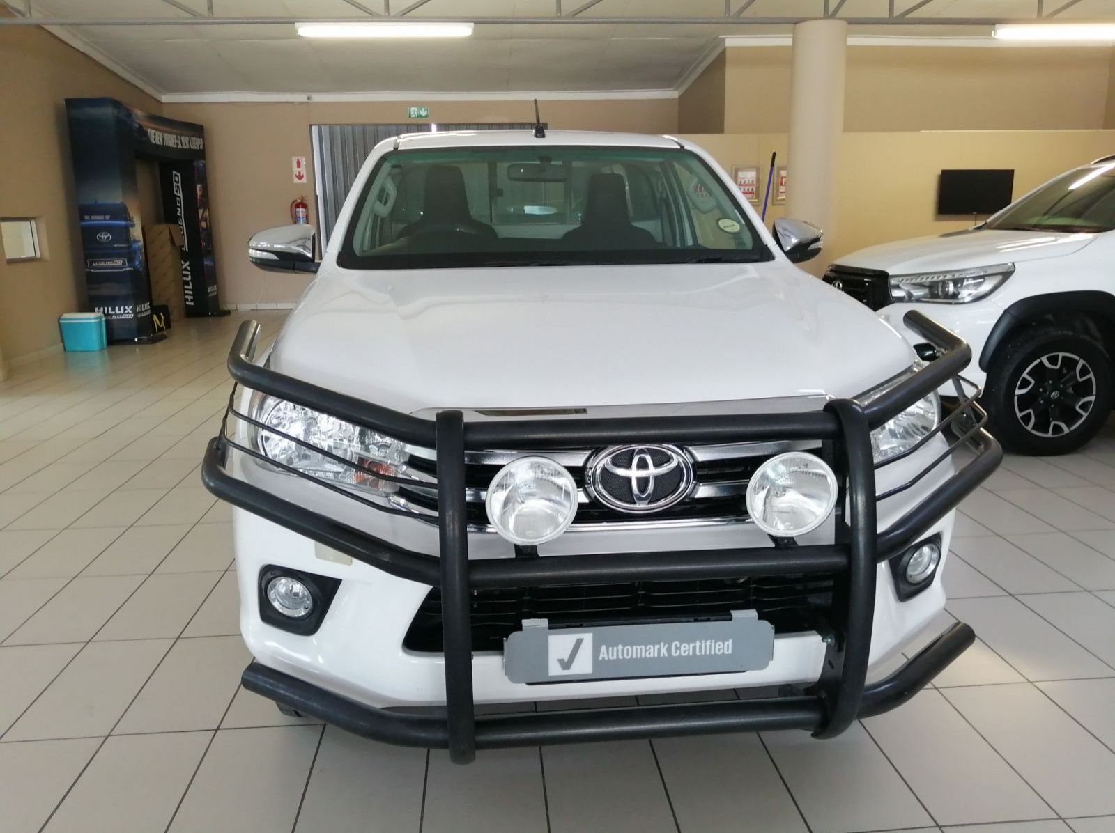 2016 Toyota Hilux 2.8 Raider S/C 4x4 MT pictures