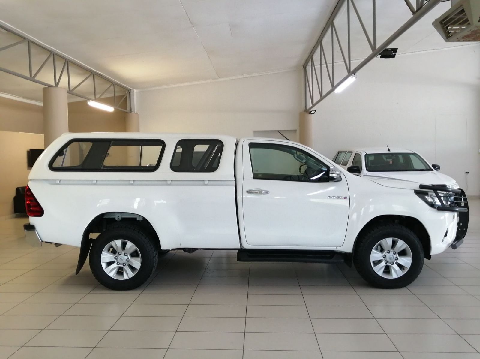 2016 Toyota Hilux 2.8 Raider S/C 4x4 MT pictures