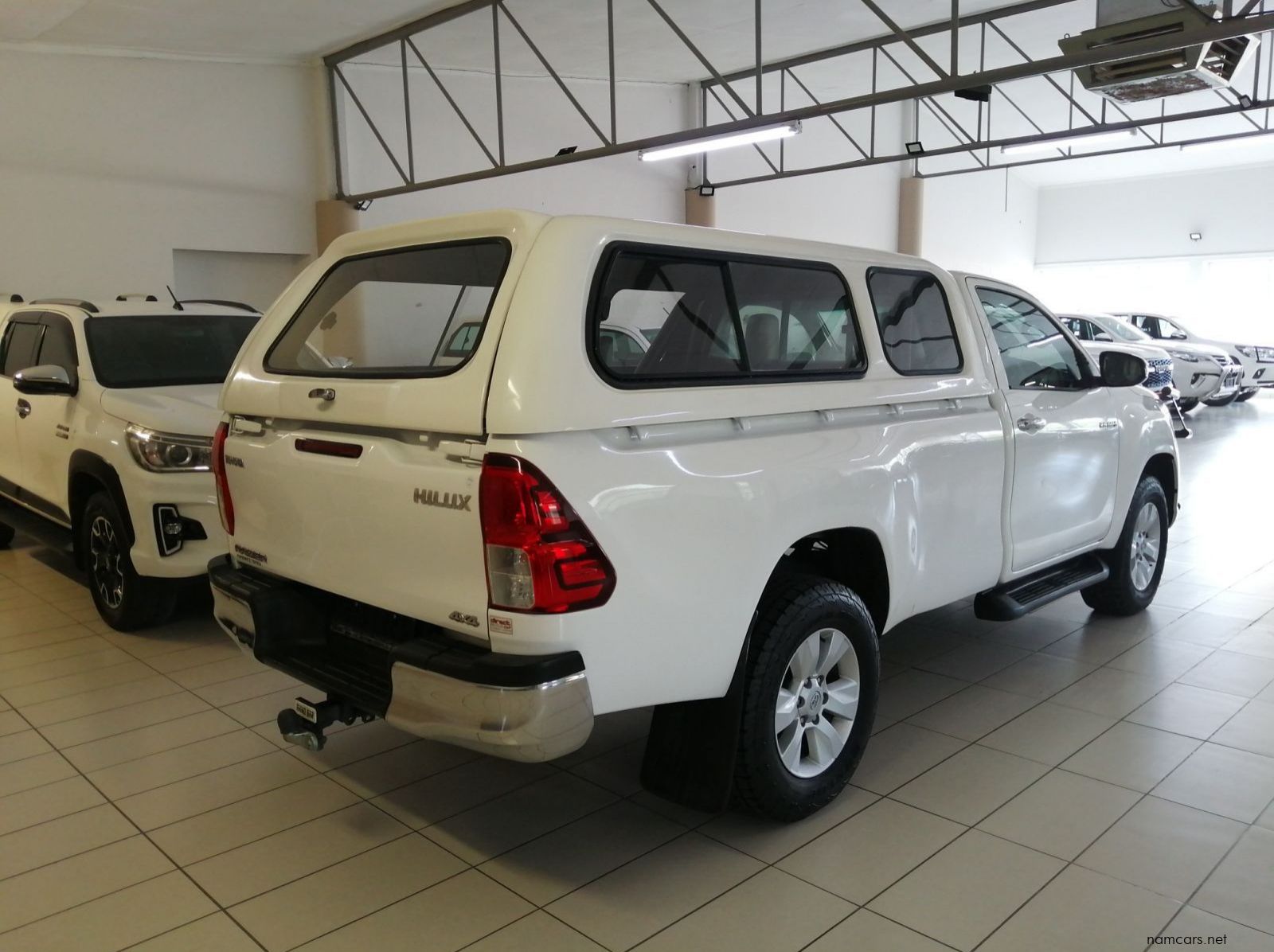2016 Toyota Hilux 2.8 Raider S/C 4x4 MT pictures