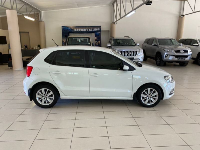 2017 Volkswagen Polo comfortline pictures