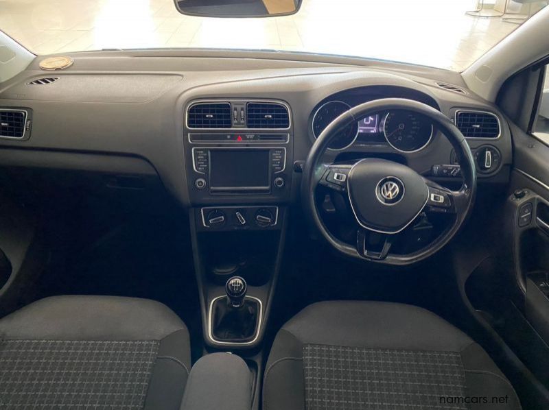 2017 Volkswagen Polo comfortline pictures