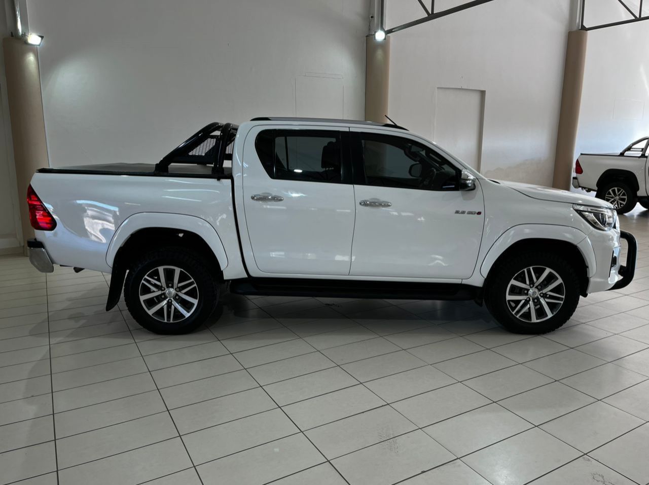 2019 Toyota HILUX 2.8 AT 2X4 DOUBLECAB pictures