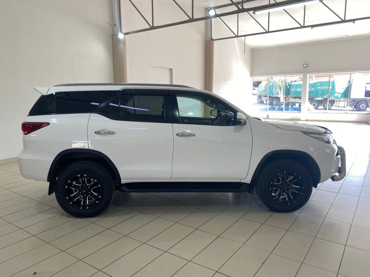 2018 Toyota Fortuner 2.8 RB AT pictures