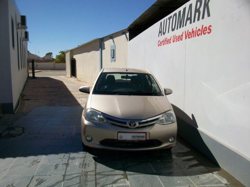 2014 Toyota ETIOS XS 1.5 HB pictures