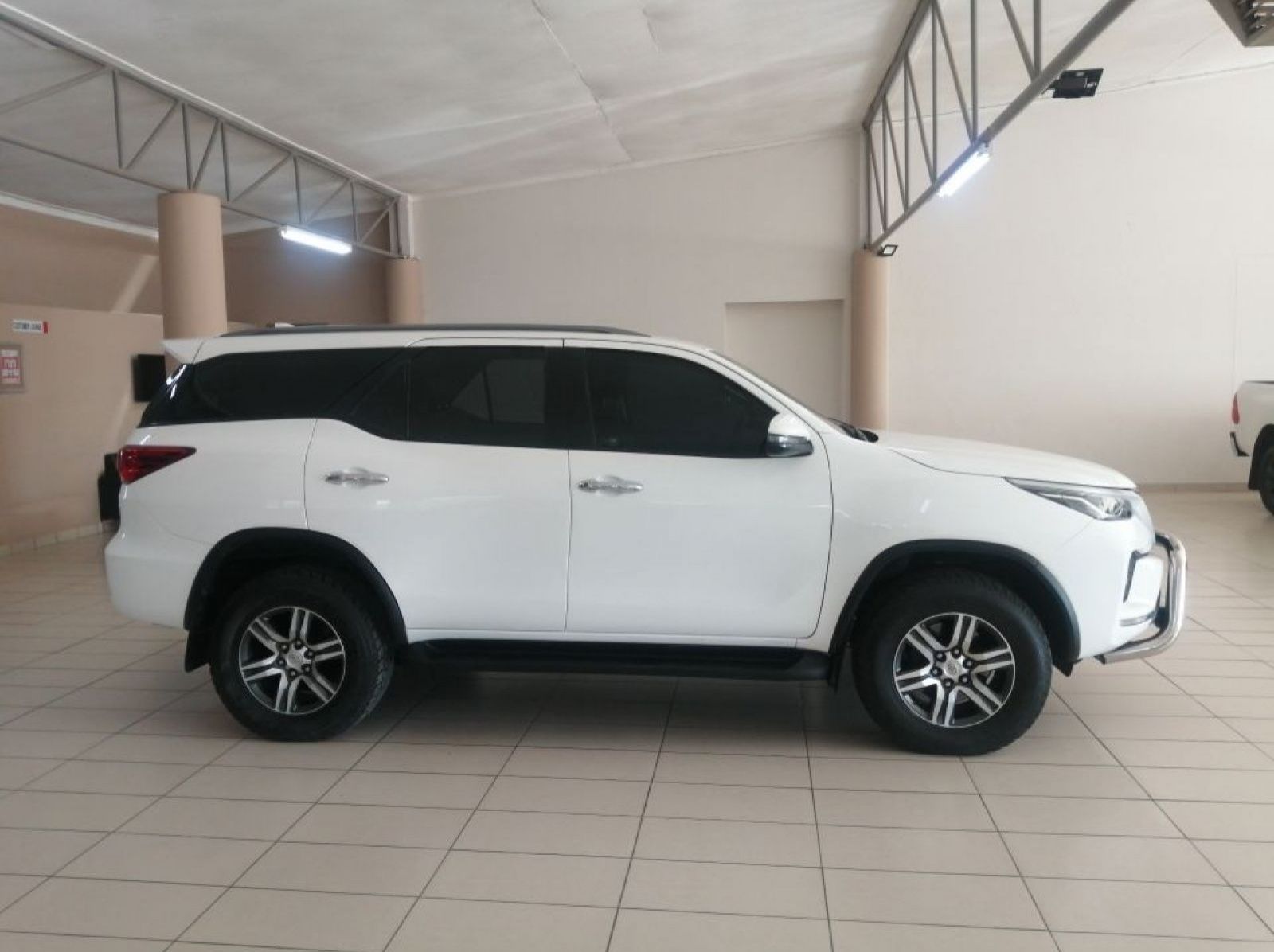 2022 Toyota Fortuner 2.4 4x4 AT pictures