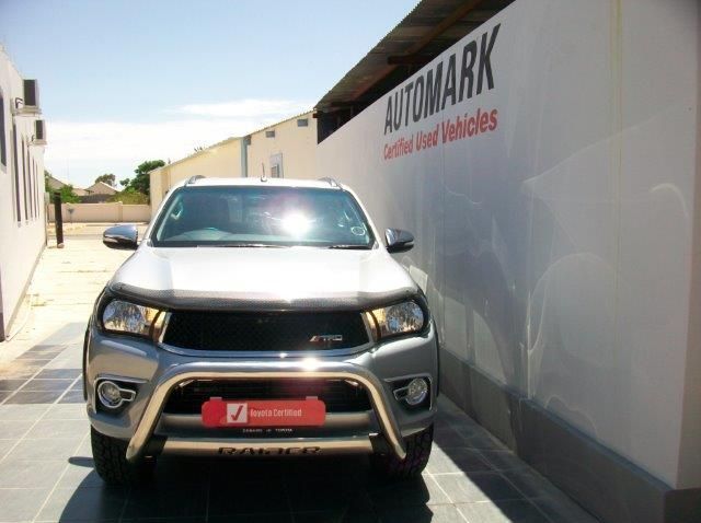 2017 Toyota Hilux 4.0 V6 D/C 4x4 A/T pictures