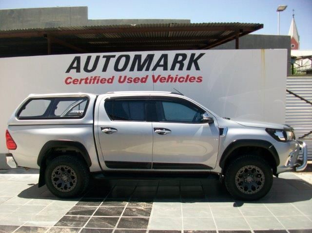 2017 Toyota Hilux 4.0 V6 D/C 4x4 A/T pictures