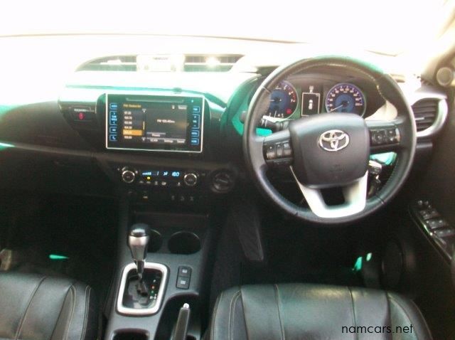 2017 Toyota Hilux 4.0 V6 D/C 4x4 A/T pictures