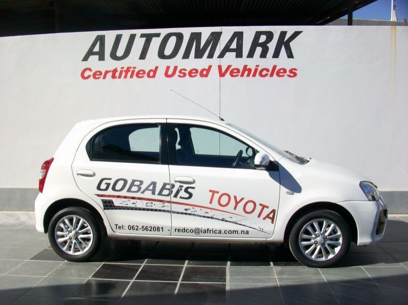 2017 Toyota ETIOS 1.5 SPRINT HB pictures