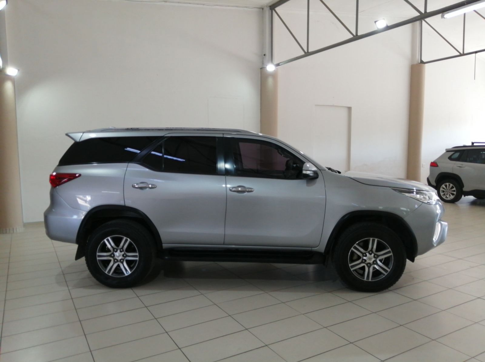 2017 Toyota Fortuner 2.4 RB AT pictures