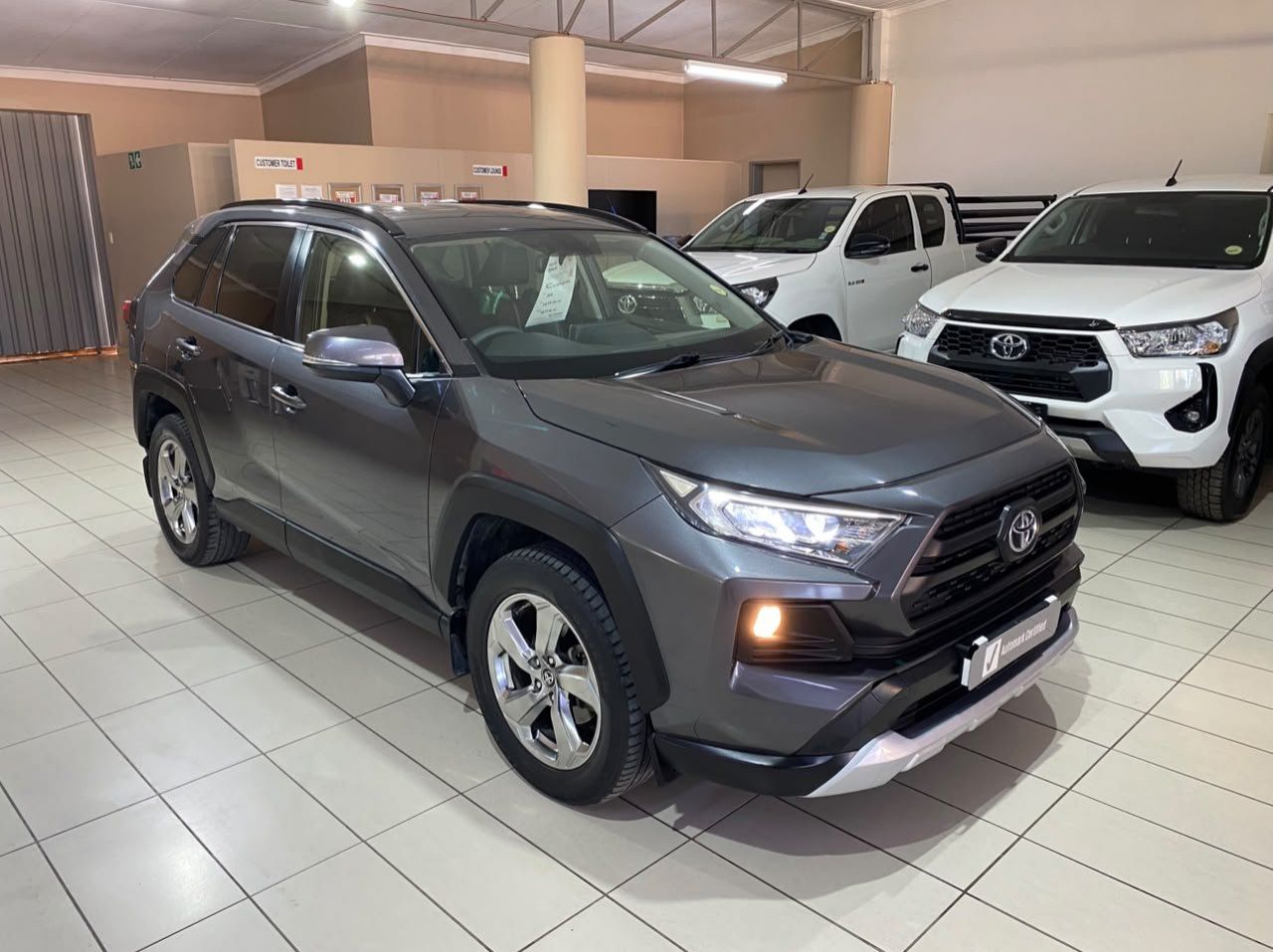 Used Toyota Rav 4 2.0GX-R AWD for sale in Windhoek, Walvis Bay, Okahandja, Gobabis, Mariental, Otjiwarongo, Ongwediva, Namibia