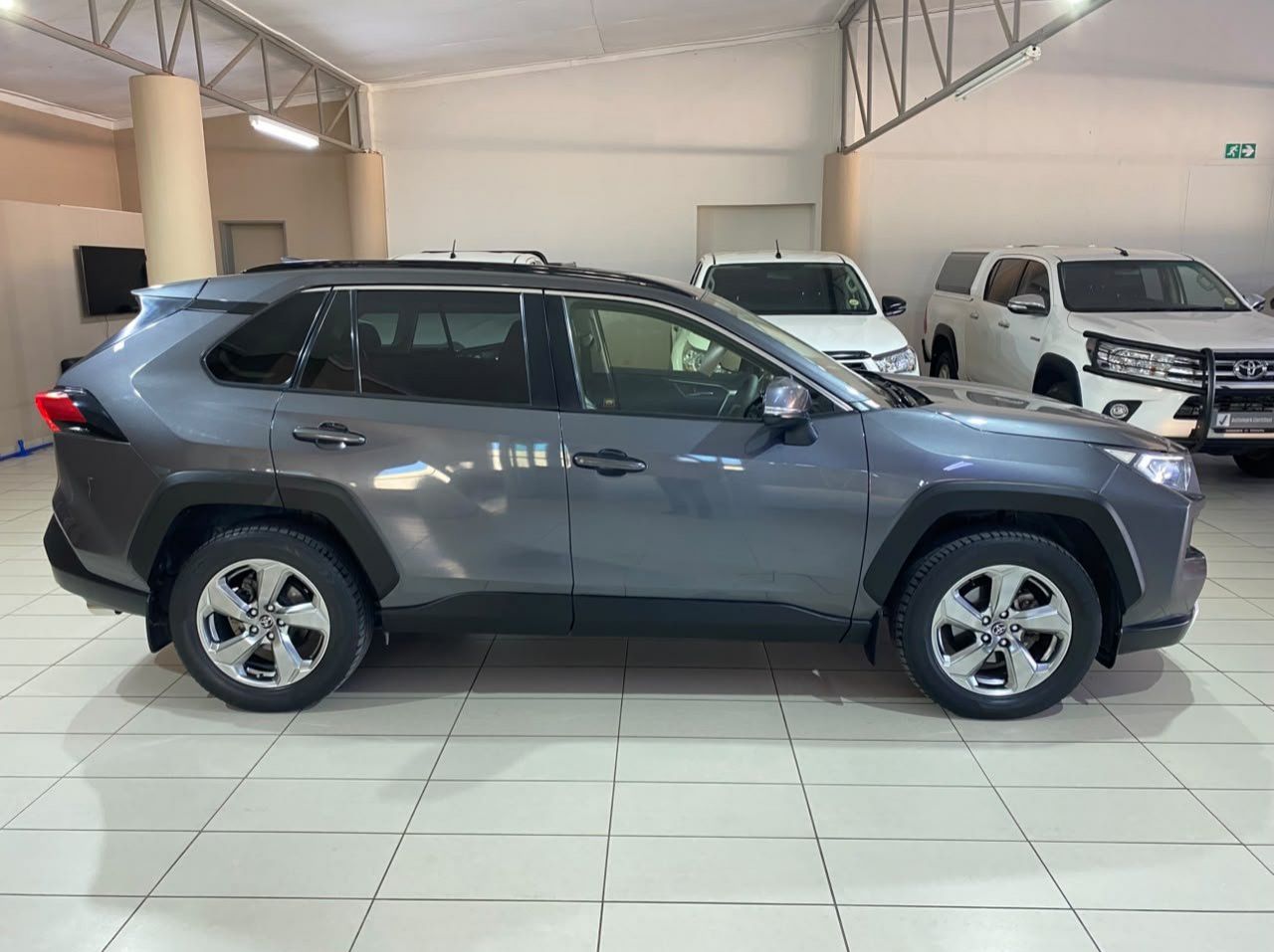 2020 Toyota Rav 4 2.0GX-R AWD pictures