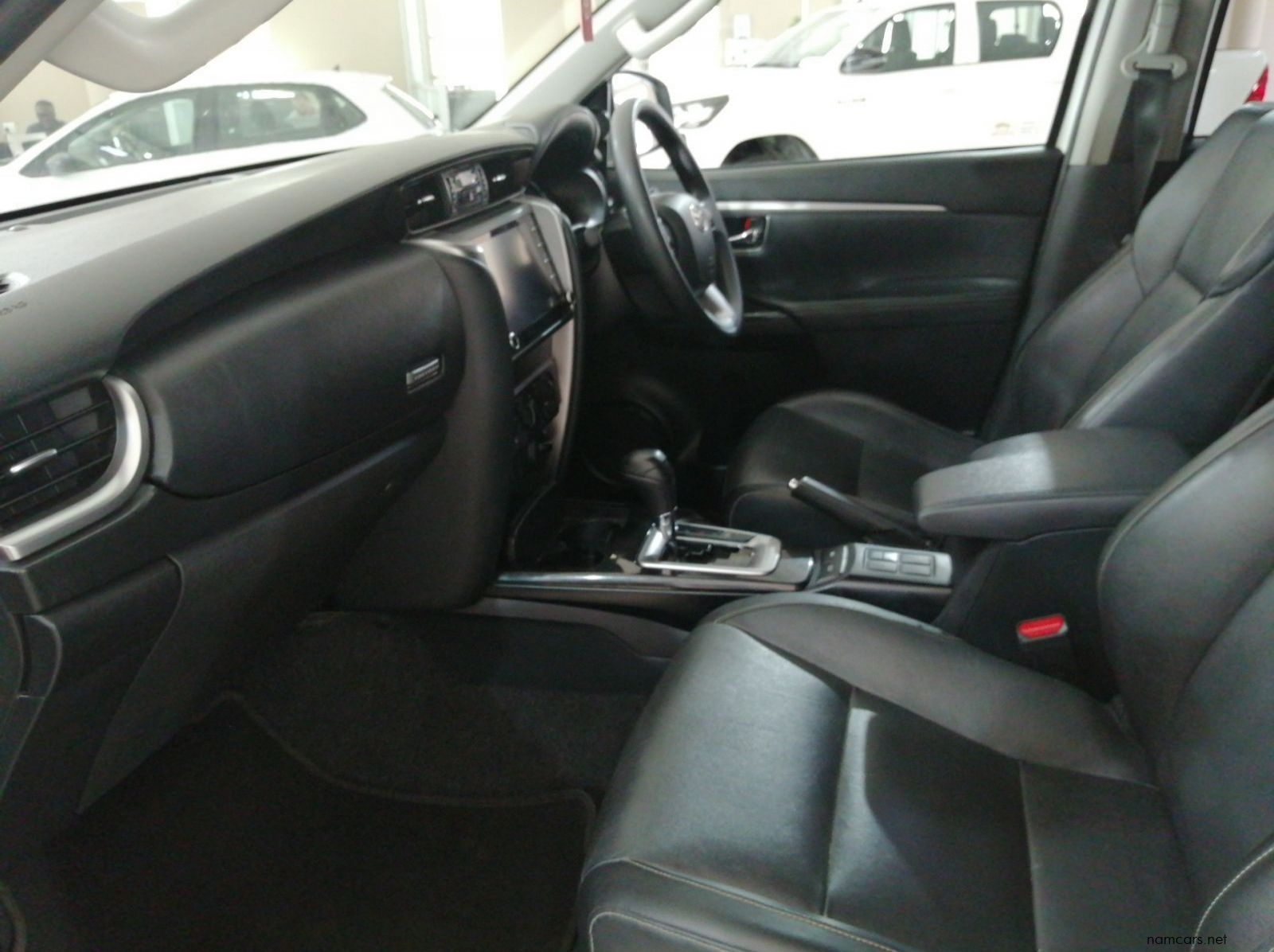 2022 Toyota Fortuner 2.4 4x4 AT pictures