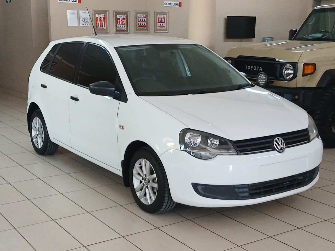 Used Volkswagen Polo Vivo 1.4 Conceptline 5door for sale in Windhoek, Walvis Bay, Okahandja, Gobabis, Mariental, Otjiwarongo, Ongwediva, Namibia