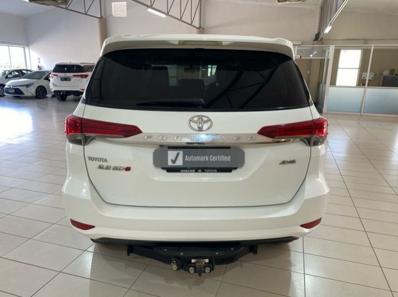 2017 Toyota Fortuner pictures