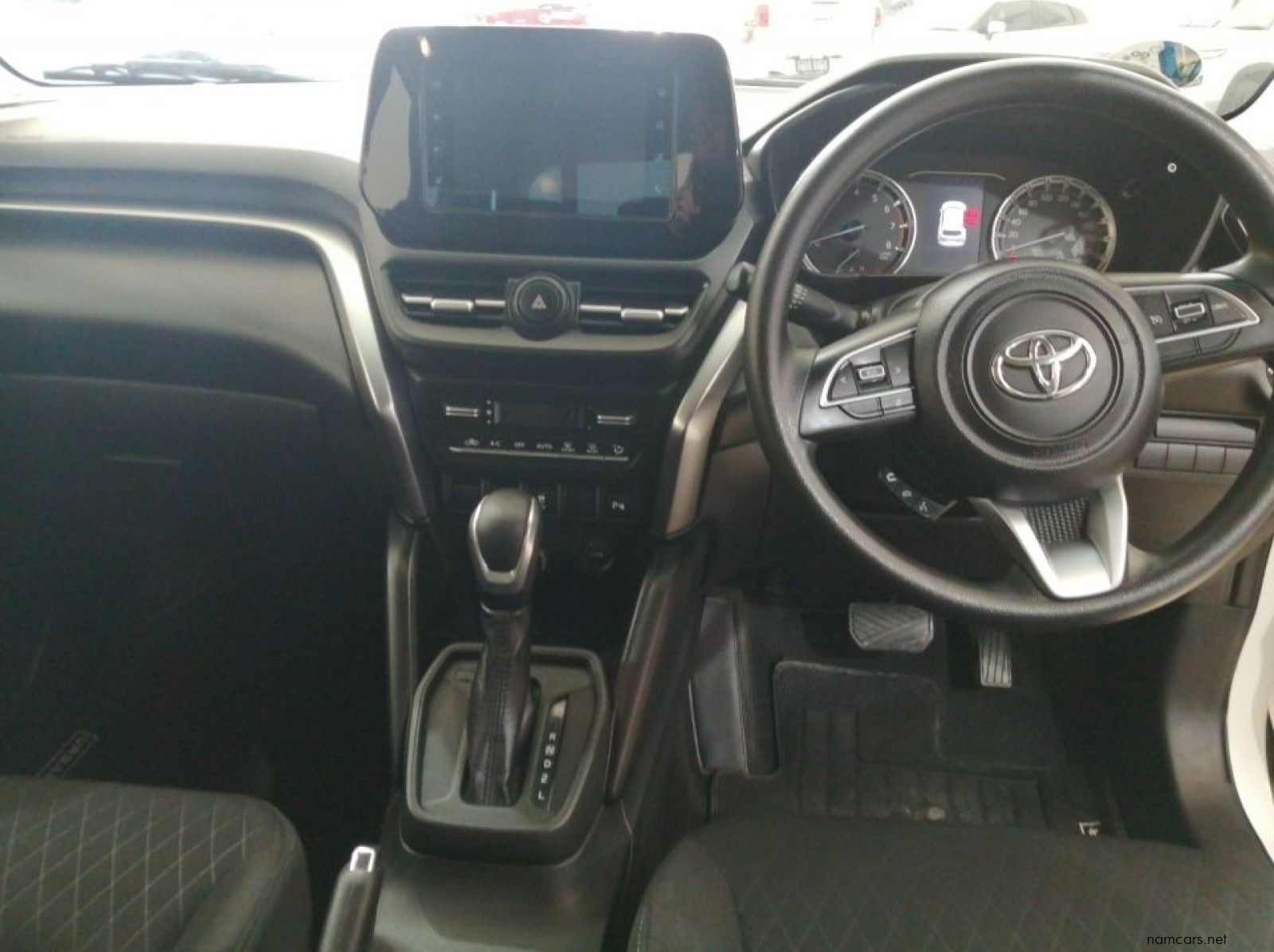 2024 Toyota Urban Cruiser  XR A/T pictures