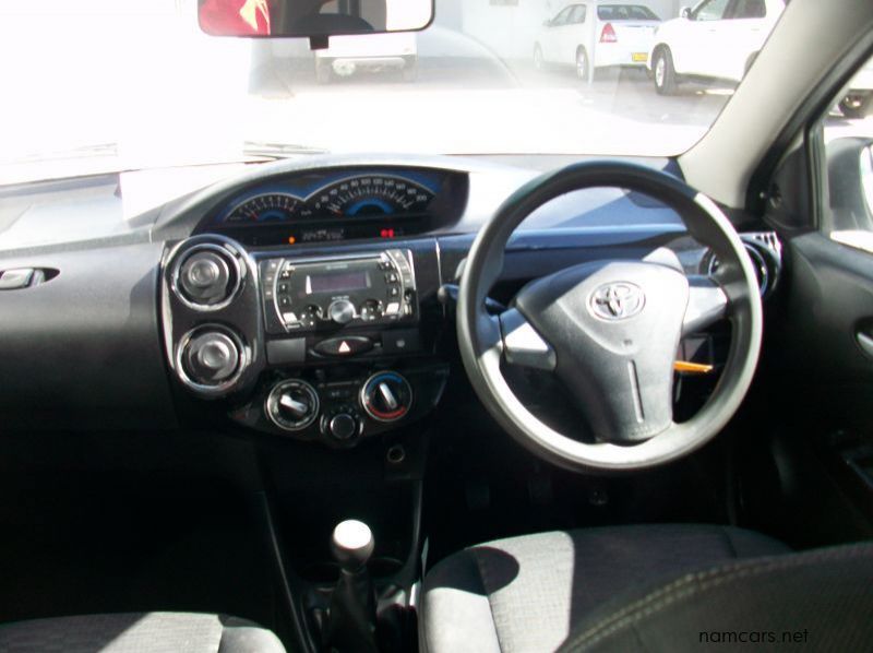 2014 Toyota ETIOS CROSS 1.5 SX pictures