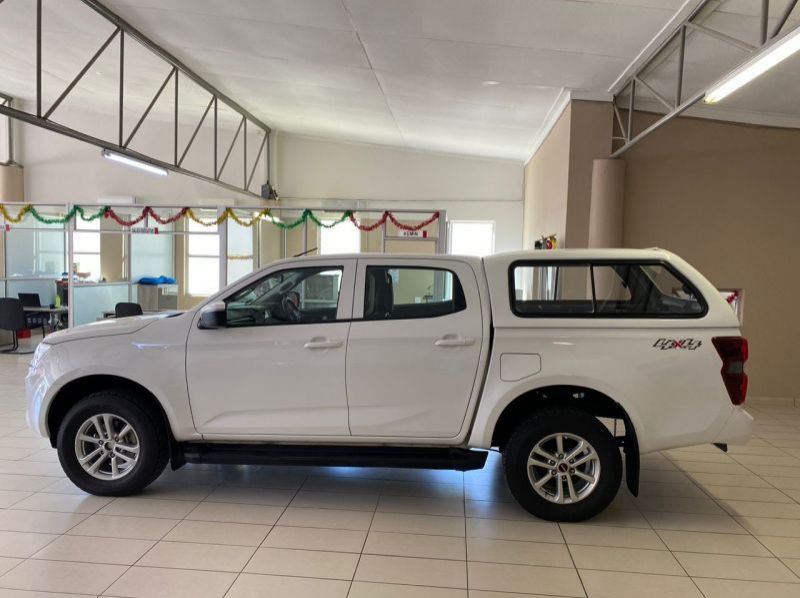 2023 Isuzu LS DOUBLECAB 4X4 AUTOMATIC pictures