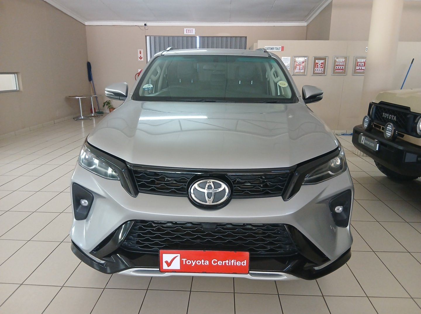 2025 Toyota Fortuner 2.4 4x4 AT pictures