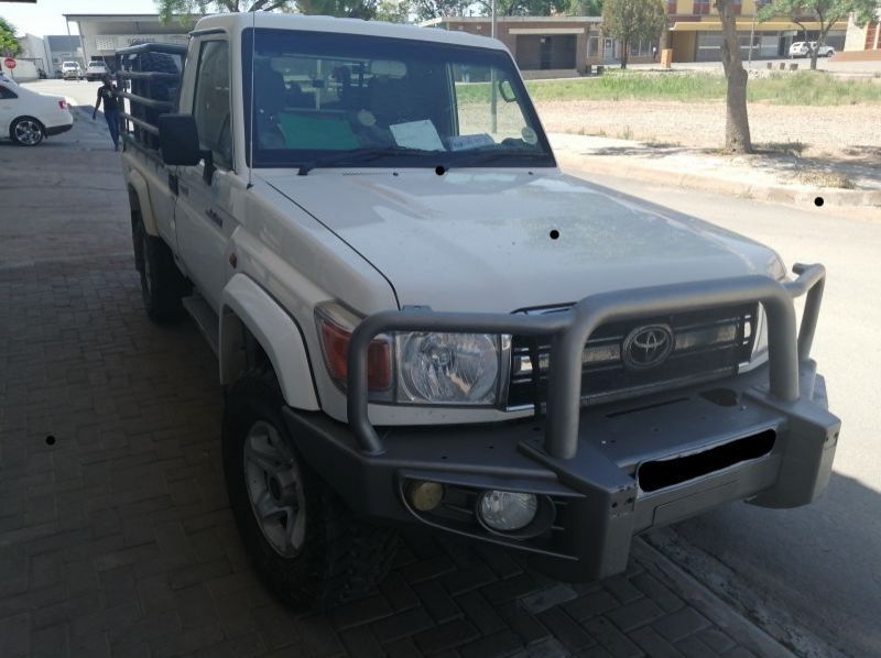 2015 Toyota Land Cruiser 4.0 V6 S/C pictures