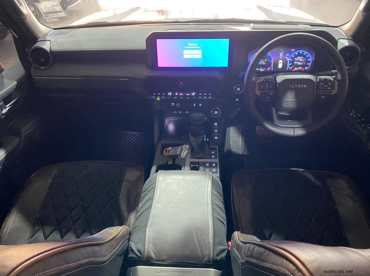 2025 Toyota Land Cruiser Prado pictures