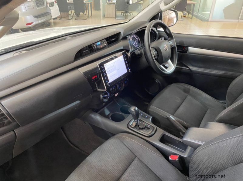 2022 Toyota HILUX 2.4 AT 4X4 pictures