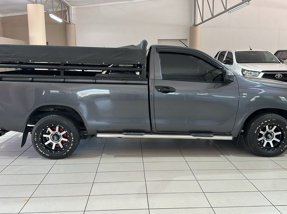2017 Toyota Hilux Vvti 2.0 S/C pictures