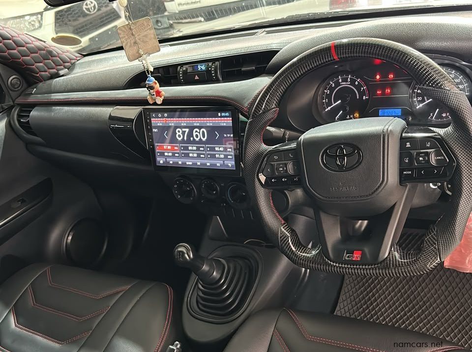 2017 Toyota Hilux Vvti 2.0 S/C pictures