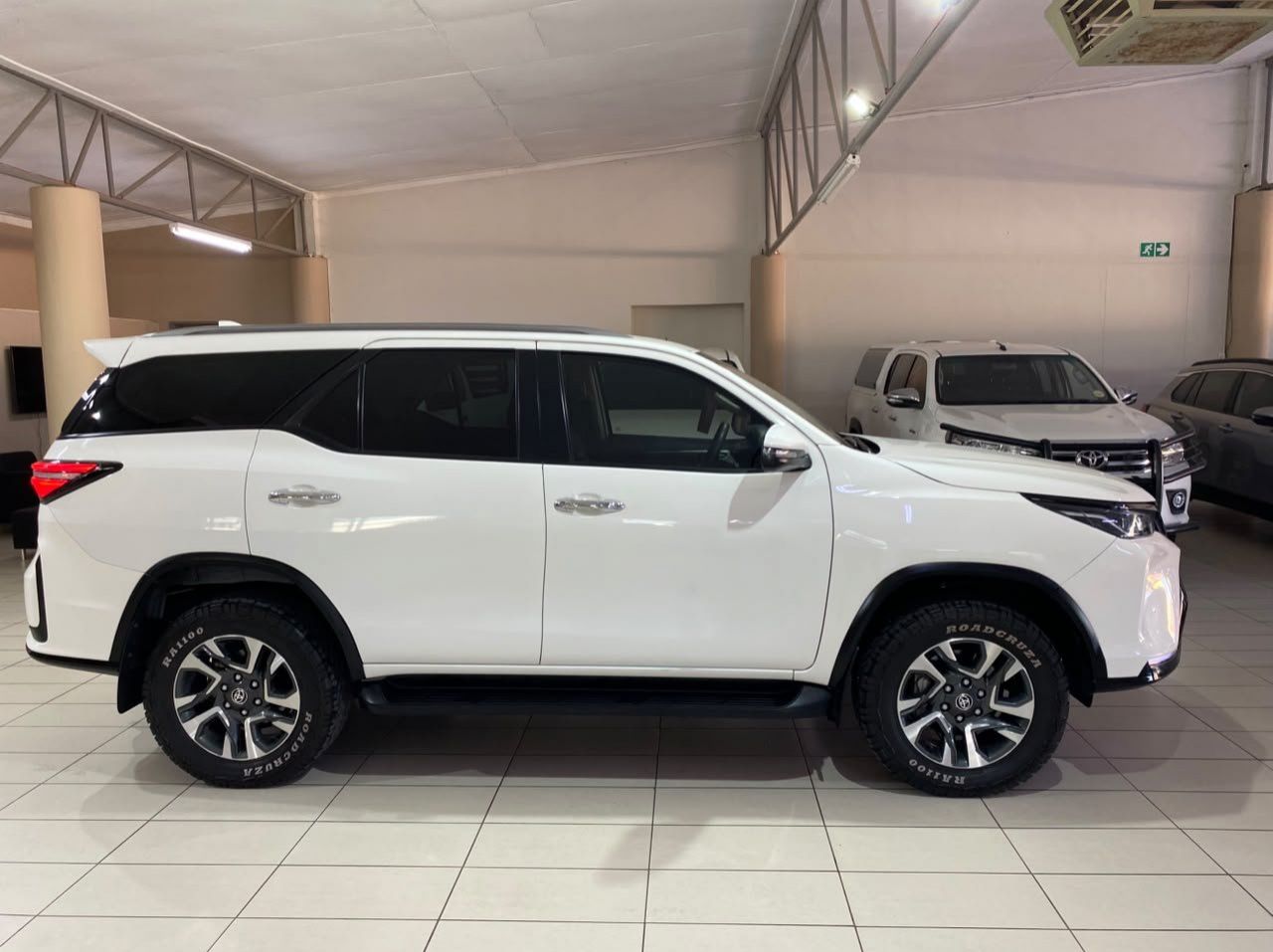 2024 Toyota Fortuner 2.4 A/T 4x4 pictures