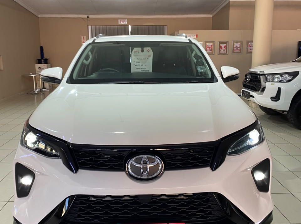 2024 Toyota Fortuner 2.4 A/T 4x4 pictures