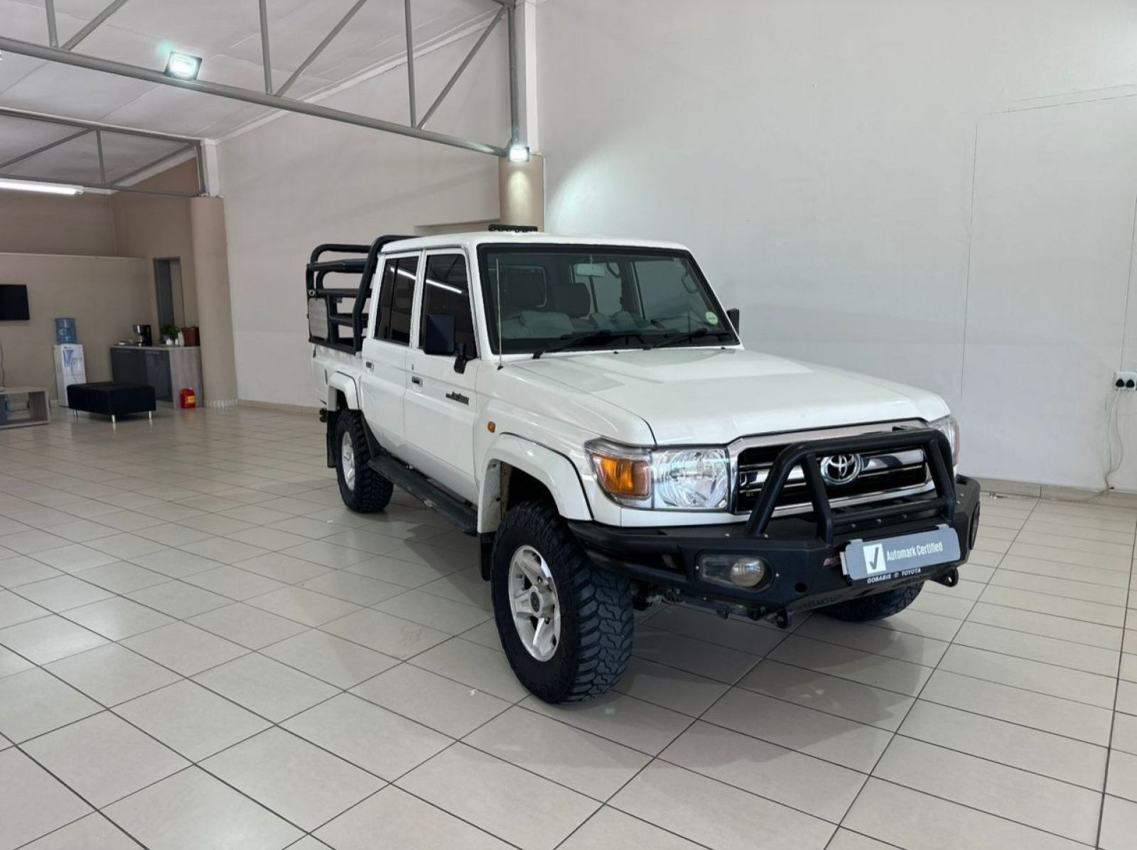 Used Toyota Land Cruiser 4.0 V6 D/C  for sale in Windhoek, Walvis Bay, Okahandja, Gobabis, Mariental, Otjiwarongo, Ongwediva, Namibia