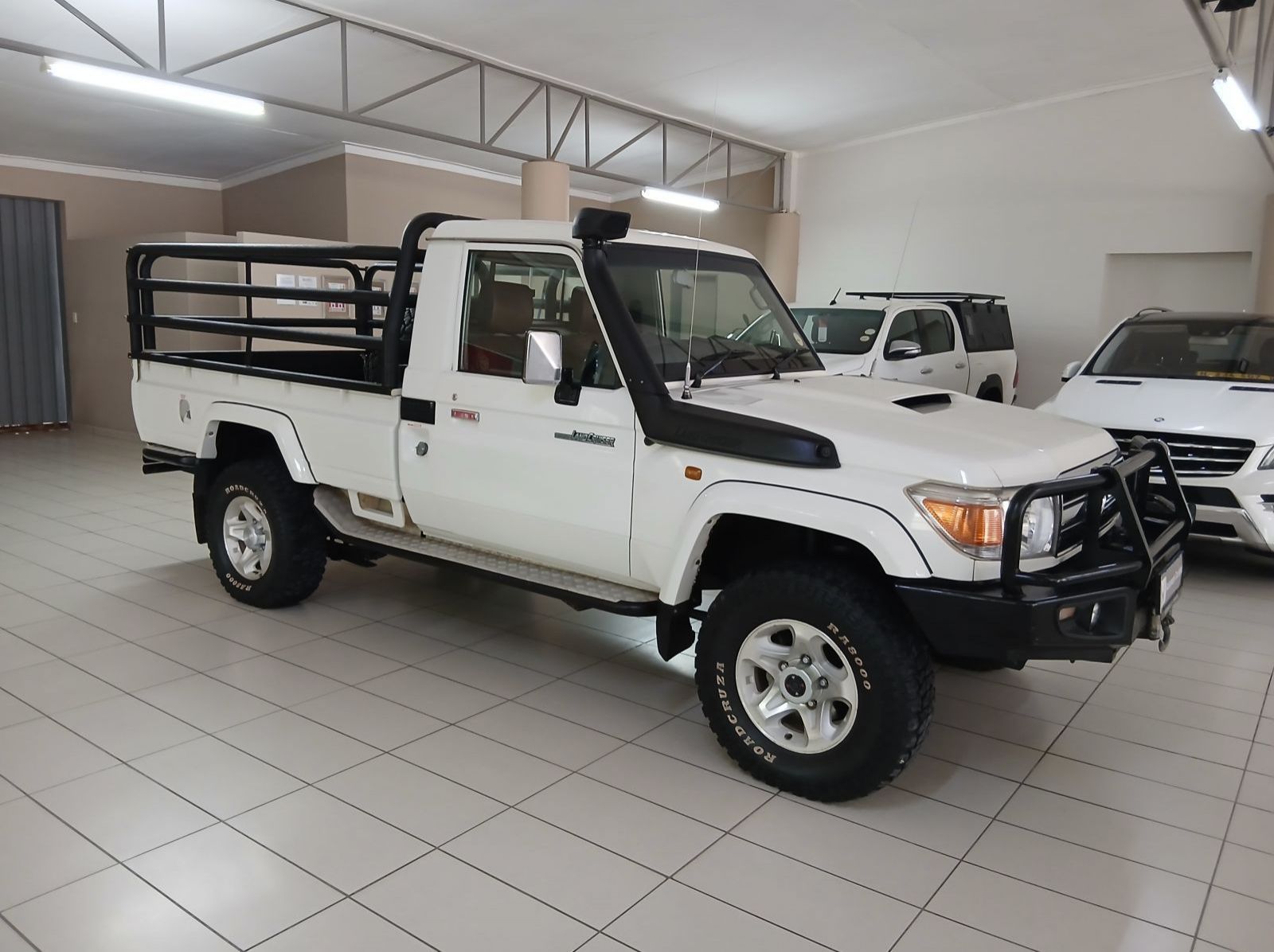 2015 Toyota Land Cruiser 4.5 V8  S/C pictures