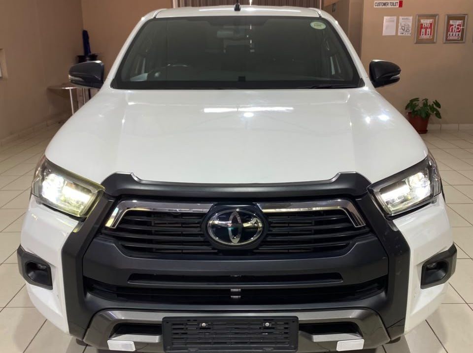 2021 Toyota Hilux Legend 2.8 D/C A/T pictures
